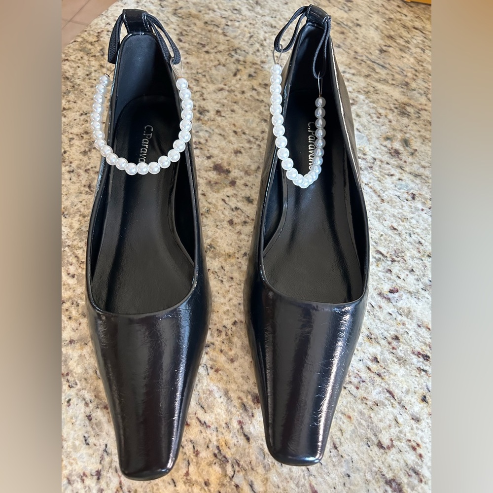 Elegant Black Heels with Pearl Accent